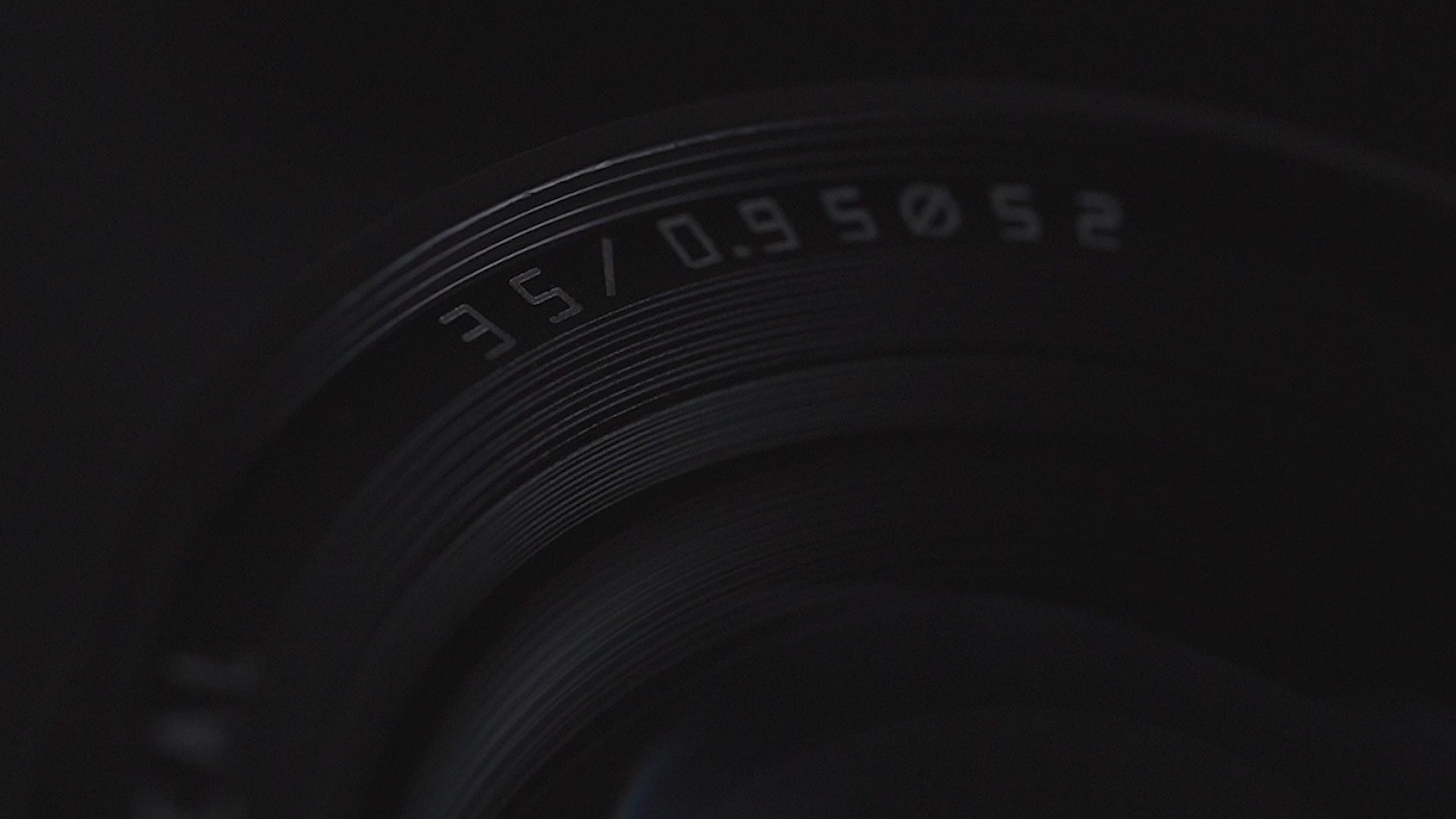 TTArtisan APS-C 35mm F0.95 video